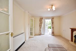 LIVING ROOM- click for photo gallery